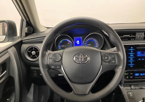 Toyota Auris cena 64900 przebieg: 49957, rok produkcji 2017 z Lipiany małe 154